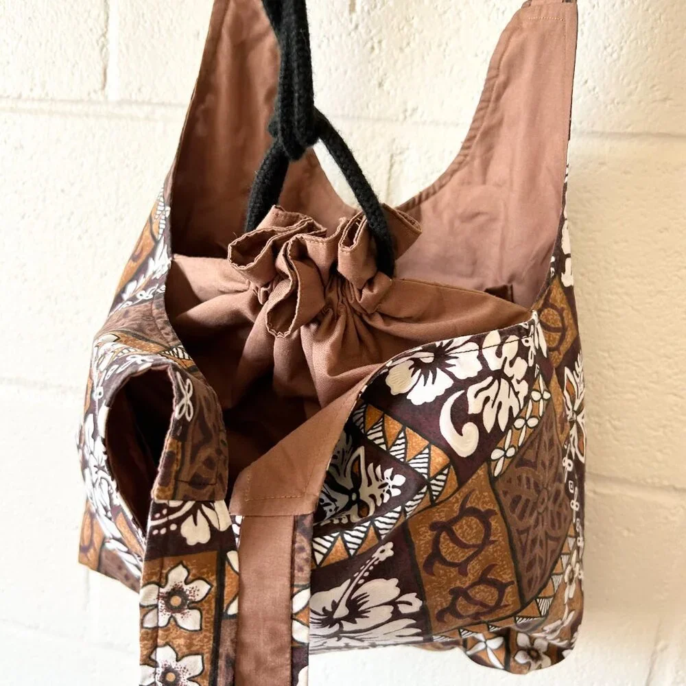 Handmade Hawaiian Print Floral Hibiscus Hawaiian Quilt Print Crossbody Messenger